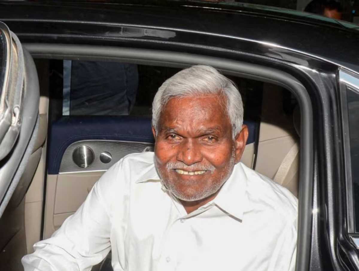 चंपई सोरेन के अगले कदम पर सस्पेंस, हेमंत से मिले झामुमो विधायक, भाजपा की कोर कमेटी ने की बैठक